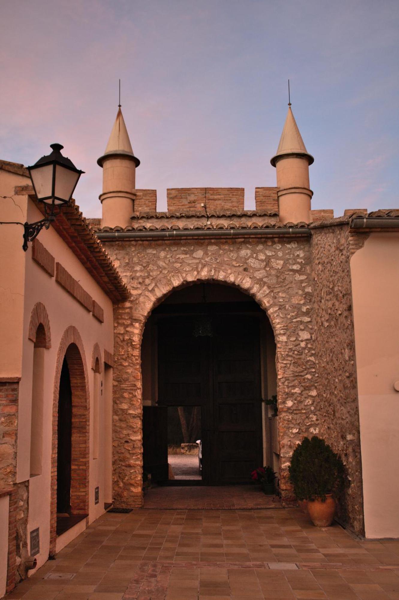 Masia De San Juan - Castillo Con Piscina En Plena Sierra Calderona Segorbe Exterior photo